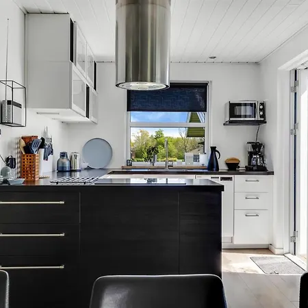 Susianna - 550m From The Sea By Interhome Nyaraló *